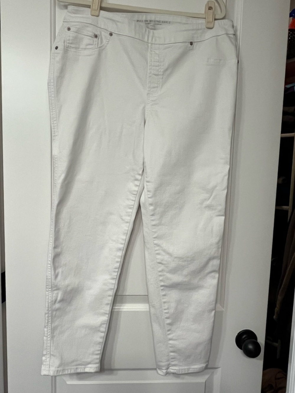 Chico’s Pull-On Skinny Leg Ankle Jeggings EUC– White - Size 14 / Chico’s 2.5R